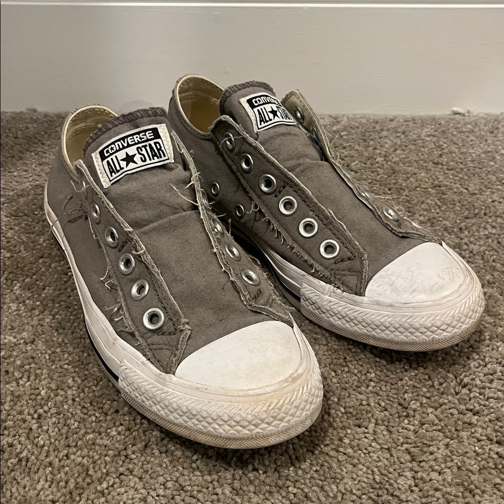 Converse Gray Slip-On Sneakers Mens 5 woman’s 7 low top chuck taylors no lace